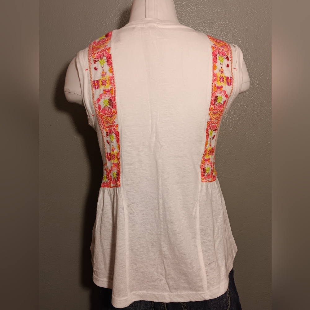 Peplum Sleeveless Tank Top - Picture 2 of 3